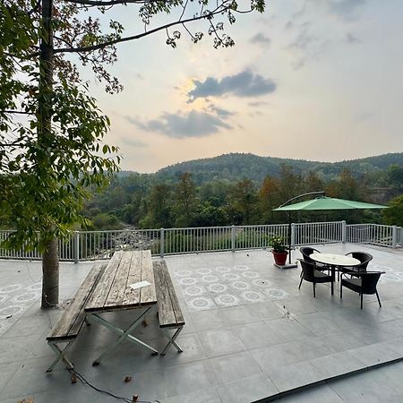 Saraiville- Luxury Riverside Cottages Дехрадун Экстерьер фото