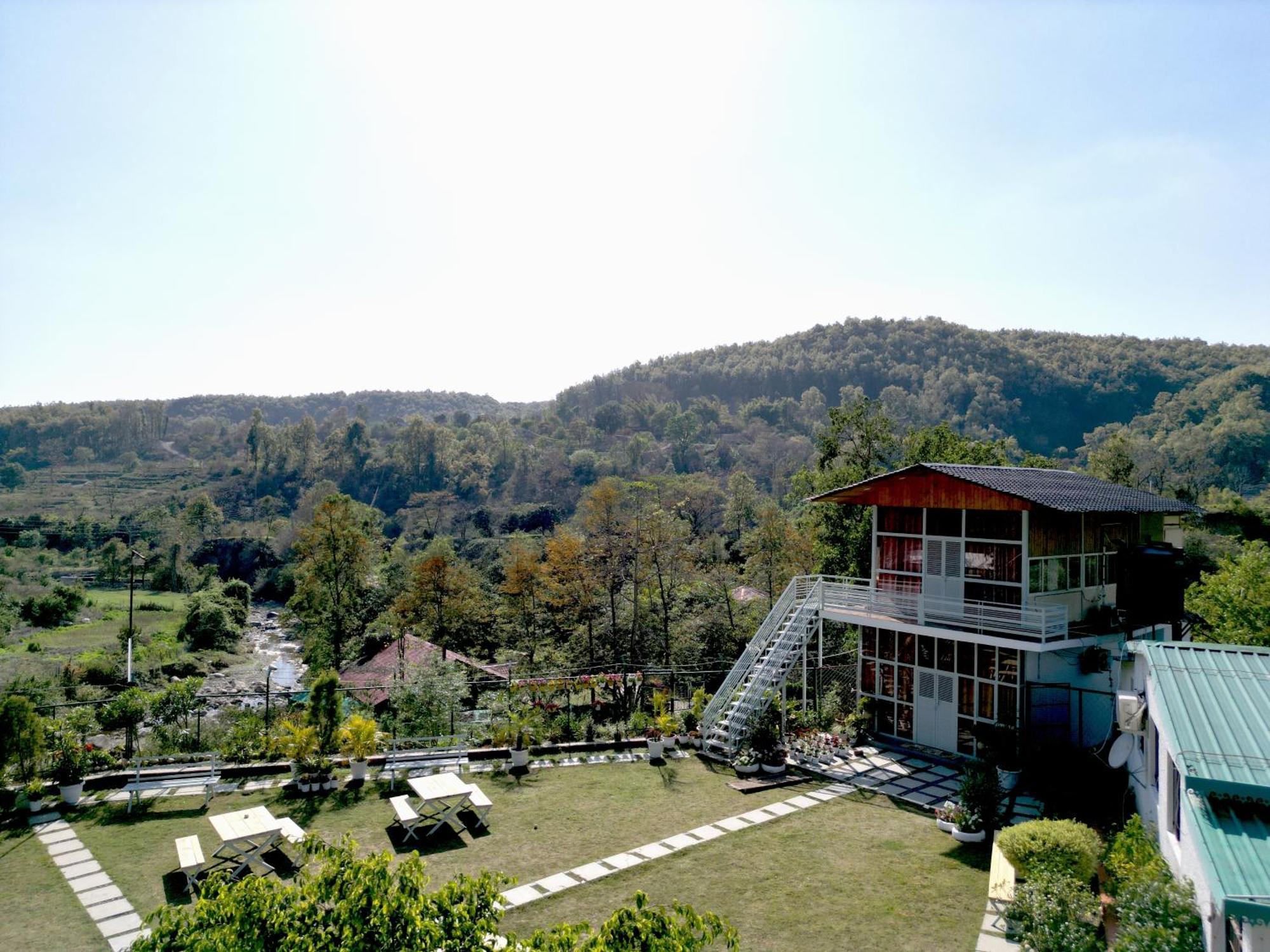 Saraiville- Luxury Riverside Cottages Дехрадун Экстерьер фото