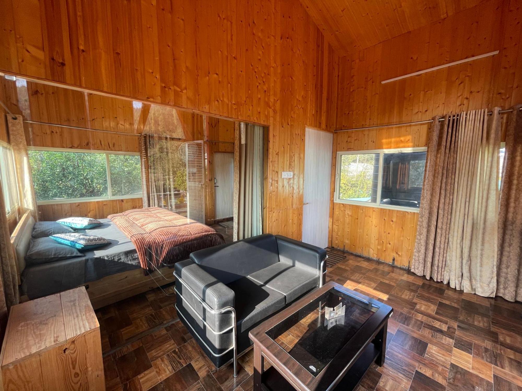 Saraiville- Luxury Riverside Cottages Дехрадун Экстерьер фото